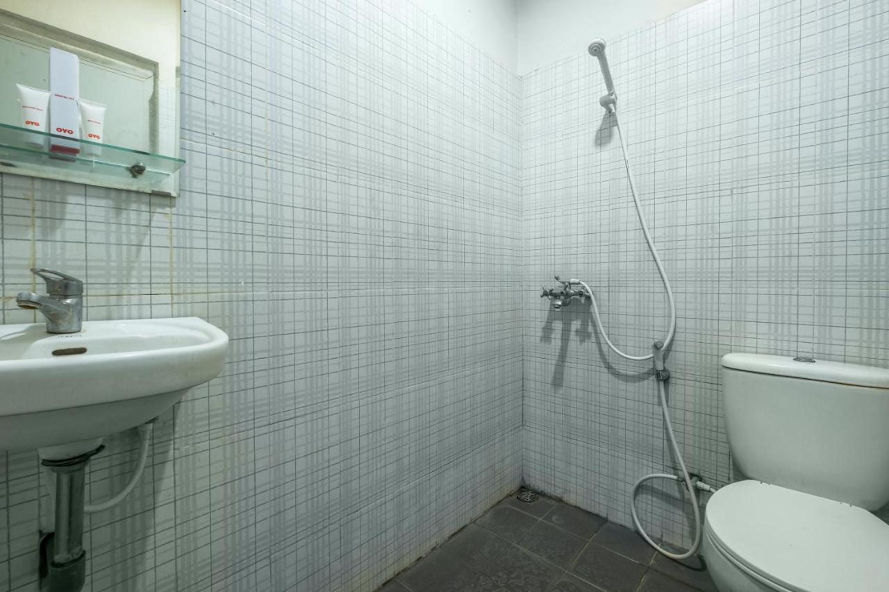 Oyo 1444 Patradissa Stasiun Bandung Hotel المظهر الخارجي الصورة